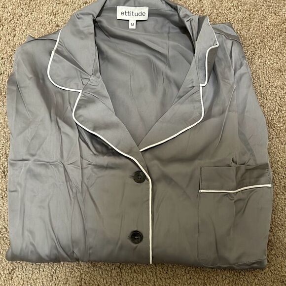 Ettitude Women's M Long Sleeve Sateen Stripe Pajama Top Fog Gray Minimalist New - Picture 8 of 12